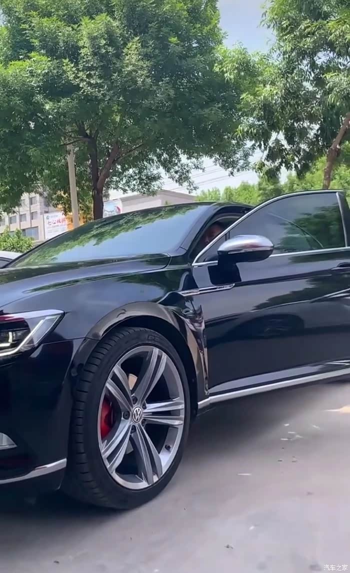 迈腾b8豪华版换19寸轮毂年审能过吗