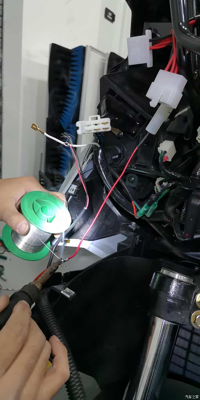 【图】巡弋300上装hfk装到一半,找不到acc线,在线等高手指点_摩托车