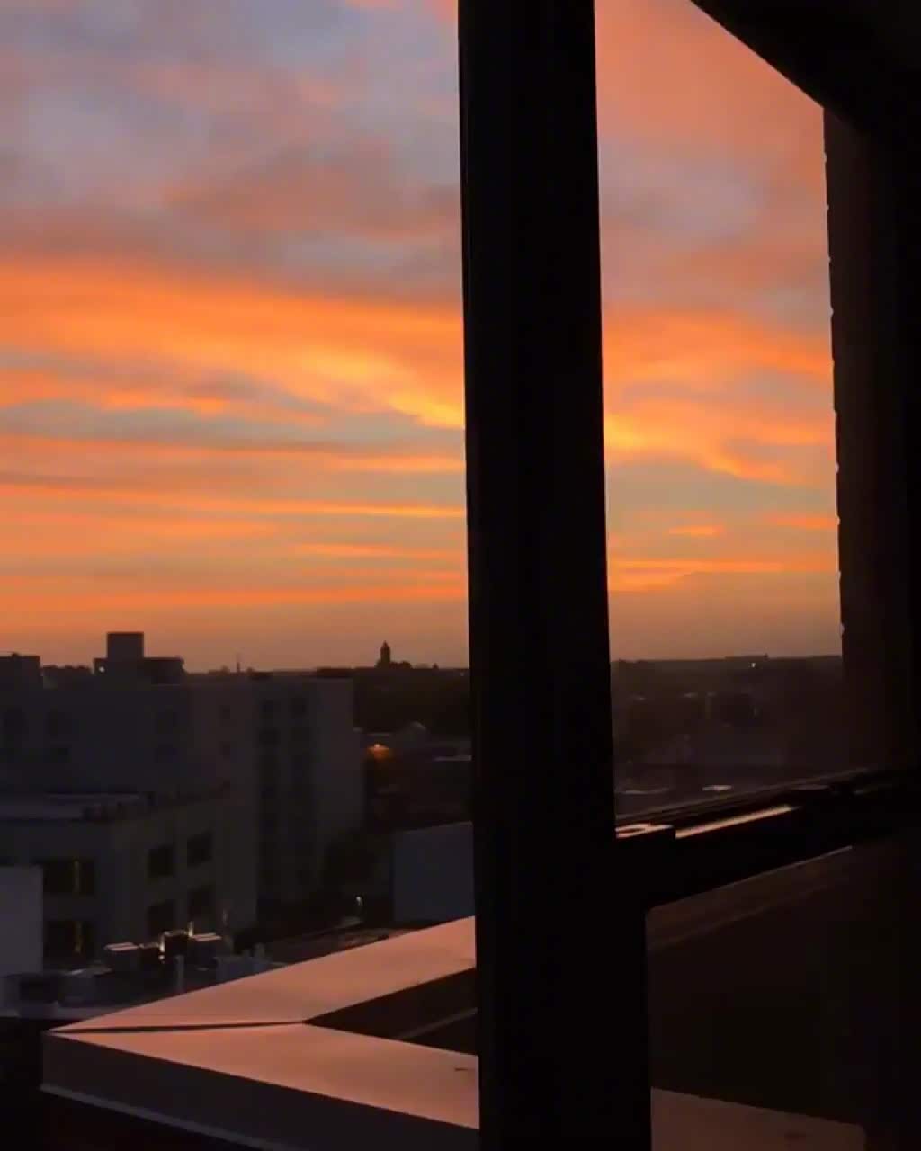 当夕阳照进房间,新的一天旅程开启!