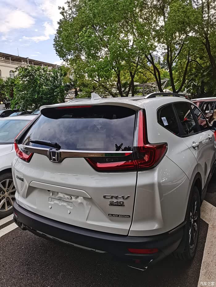 逛了半年的论坛帖子最终提了最新本田crv黑爵士版本白色