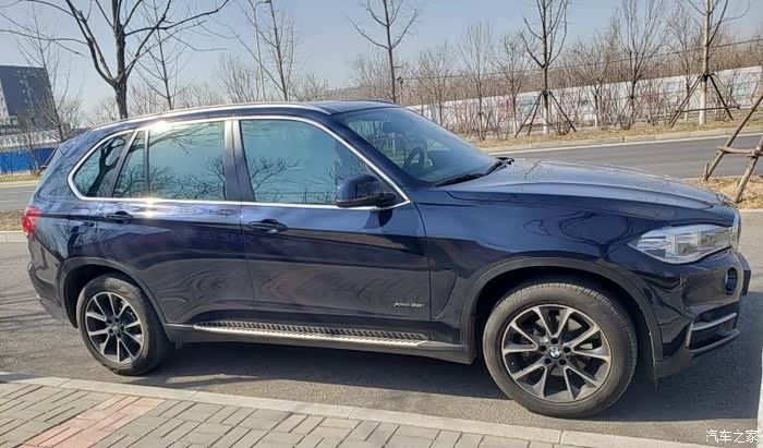 老款x5帝王蓝5年17万公里报道