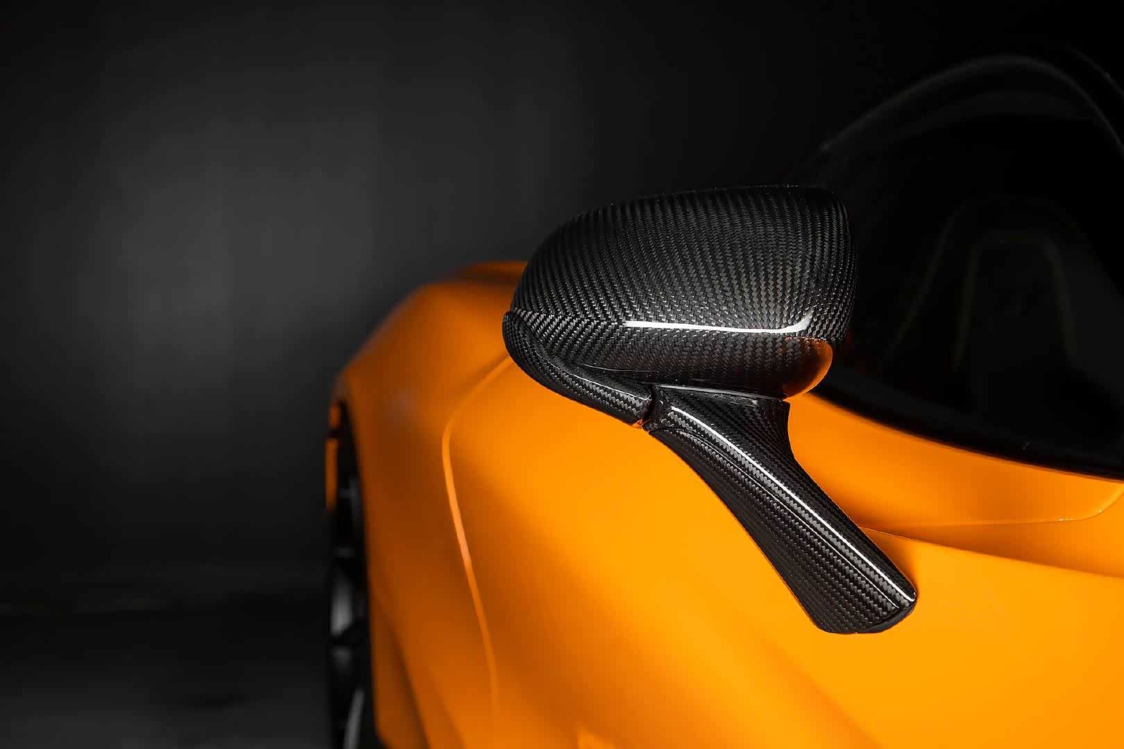 迈凯伦720s performance,橙黑车漆不错.