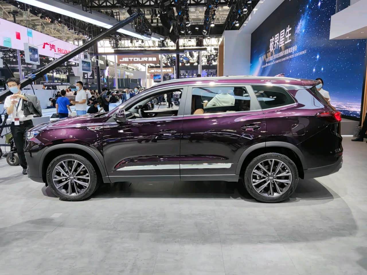 北京车展之奇瑞瑞虎8plus,大空间是二胎家庭首选之车.