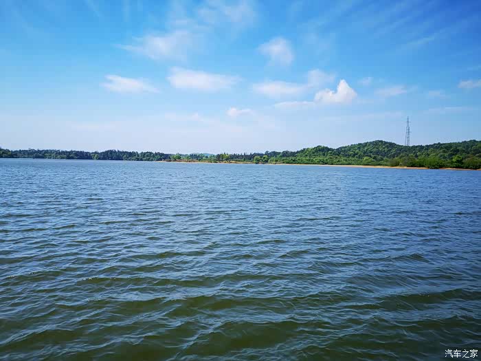 出水芙蓉仙女湖,碧波万顷仙气来