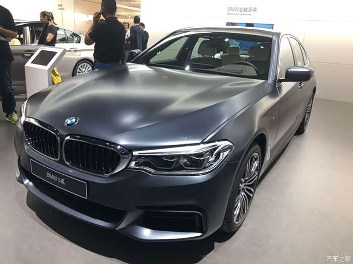 有人准备提2020款540i磨砂极地灰的吗