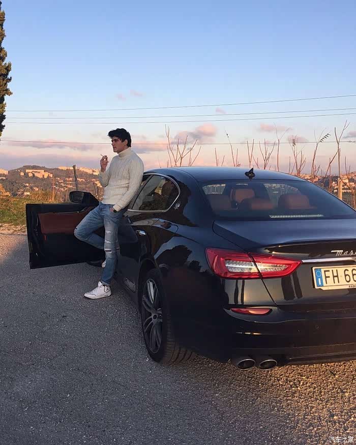男人和车的拍照感觉都好一般不是在车头就是在车尾