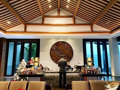 圣诞节·辣妈酷爸萌娃一家与奔驰c系的悦榕庄奢华旅游