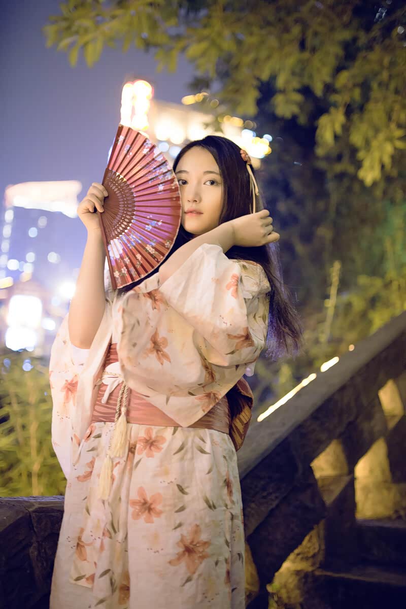 和服美女韵味十足,衬托出女性温婉的气质,水灵秀气 美丽动人