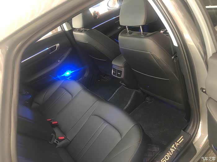 第十代索纳塔安装64色氛围灯心路历程