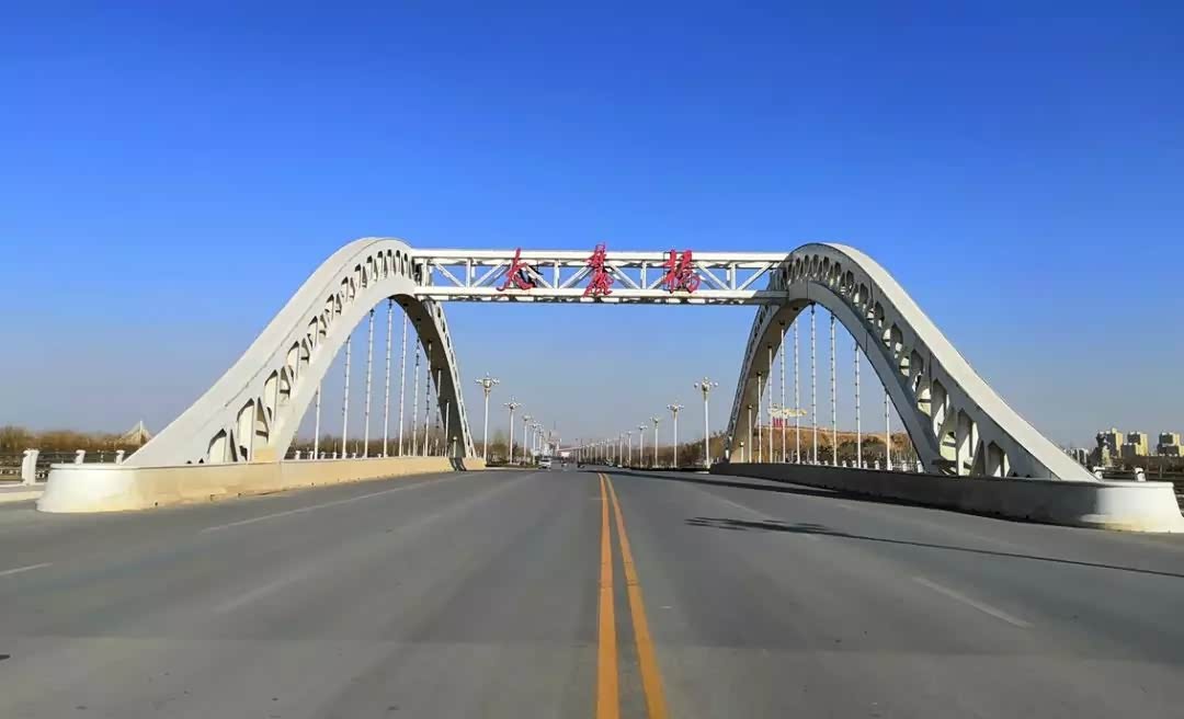 鹿桥县城标建筑