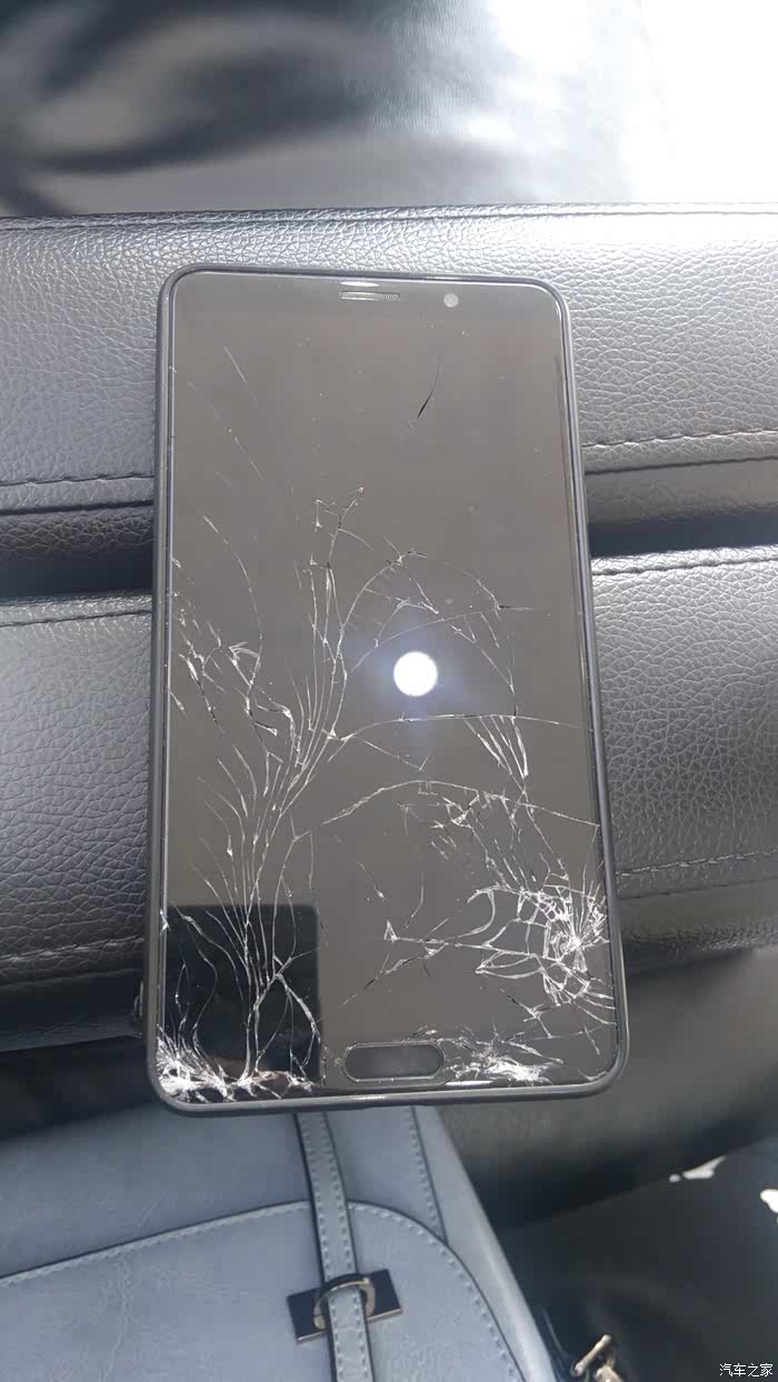 【无锡cs75车友会】体验华为碎屏的心酸