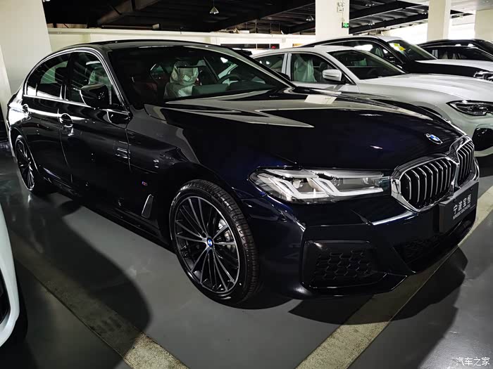 【图】21款宝马530li领先运动炭黑火山红 提车作业持续更新_宝马5系