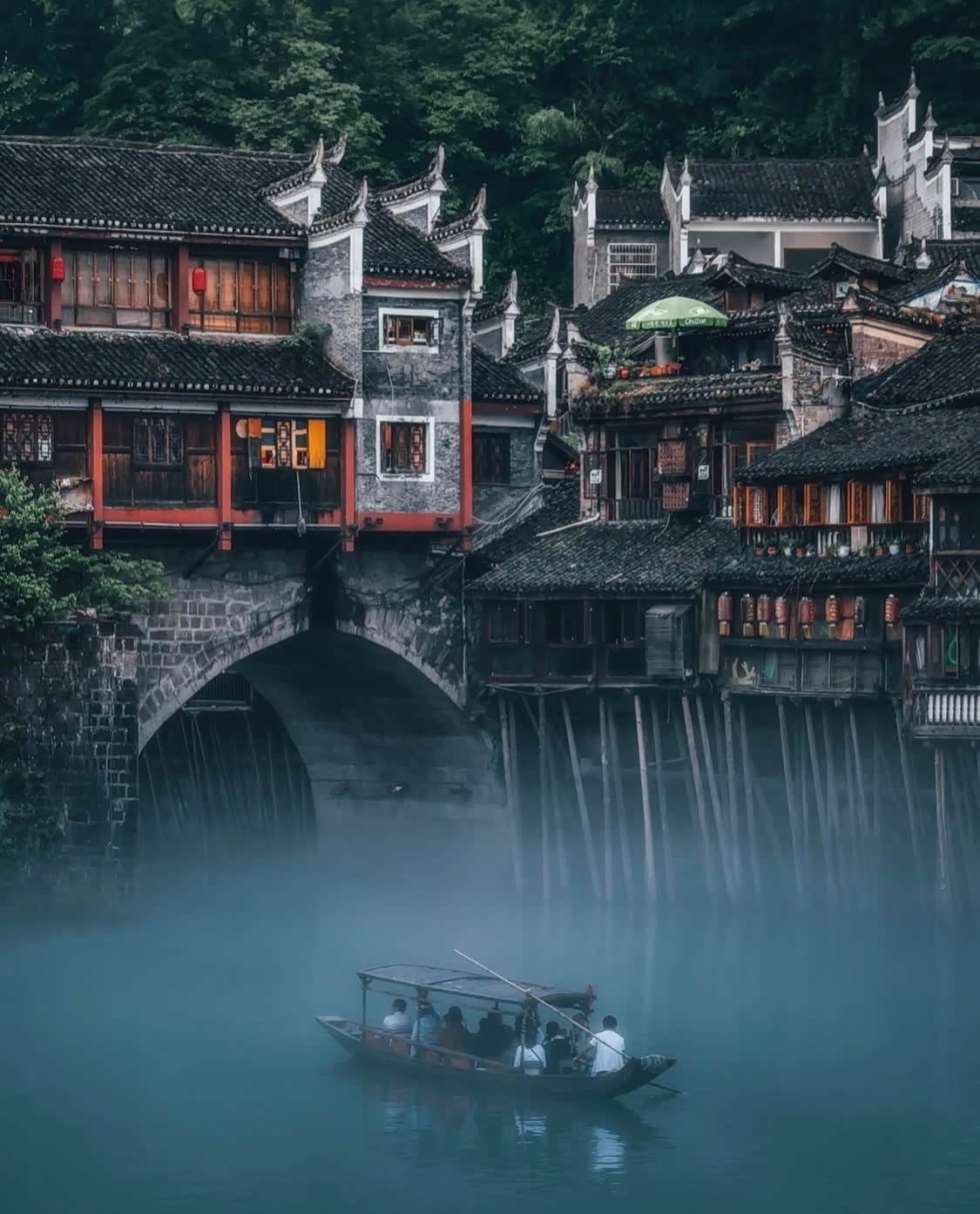 烟雨水乡——中国湖南凤凰古城