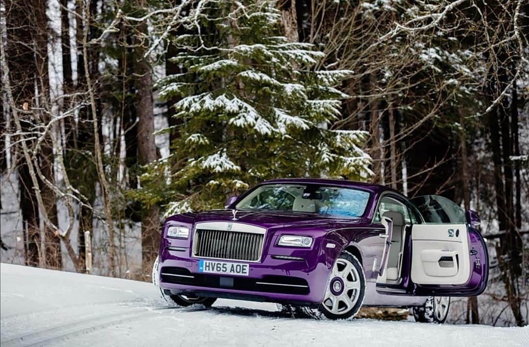 劳斯莱斯魅影用独特的开门方式迎接能驾驭它的伙伴