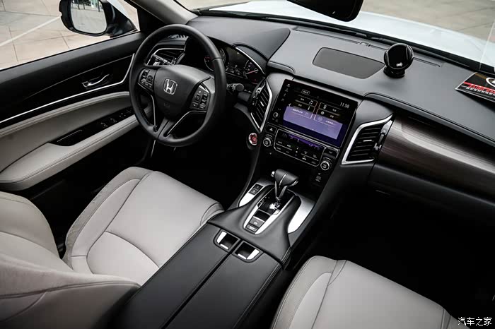 冠道有没有买白色内饰的?