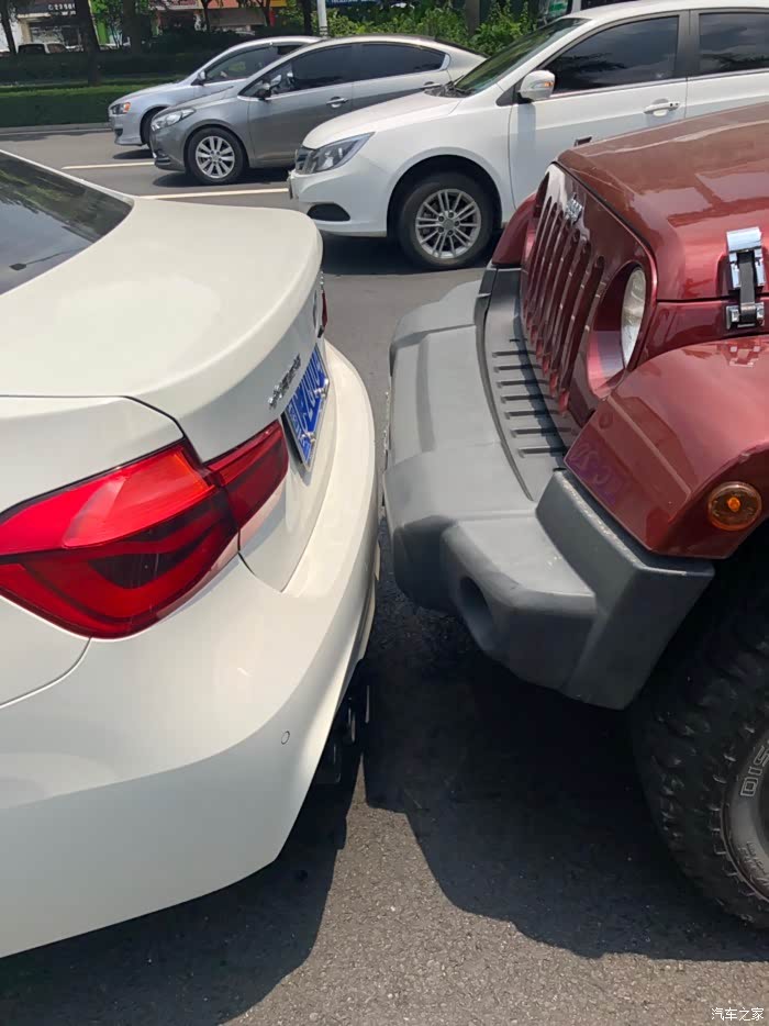 【图】新车落地第九天被追尾_宝马3系论坛_汽车之家论坛