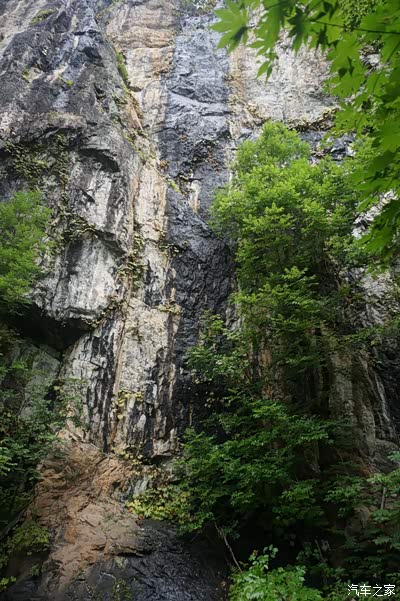 4平方公里青山湖飞瀑涧虎塘沟景区浑然体构成副巨天然画卷全区共有126