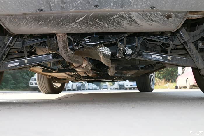 全新海马s5的底盘局部特写.