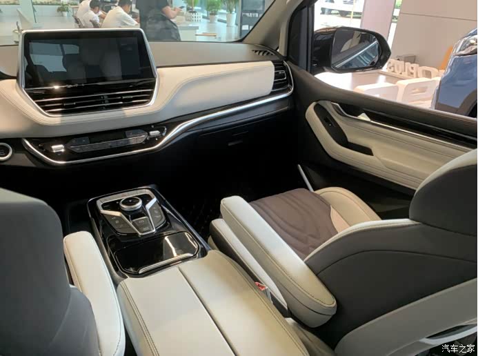 【图】大河弯弯向东流 来看牛掰的g20(内饰篇)_上汽大通maxus g20论坛