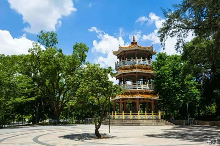 周末闲暇时光驾着虎子游横岗人民公园