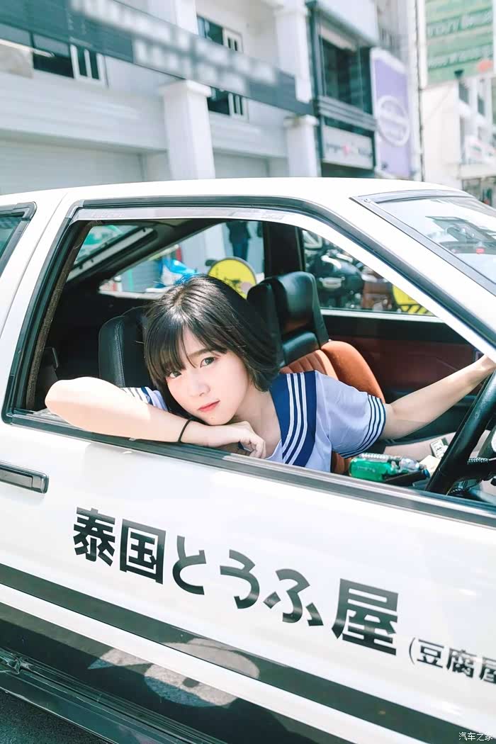 泰国版头文字d丰田ae86和茂木夏树