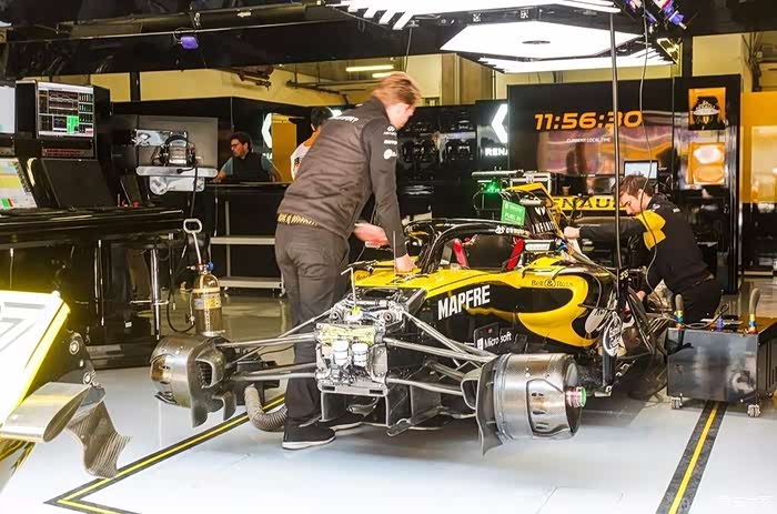 神秘的背后 探访雷诺运动f1车队维修间