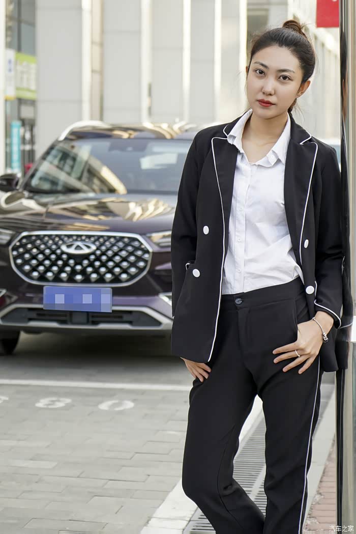 共享美好时光,媳妇来当车模记录下与瑞虎8plus的甜蜜瞬间