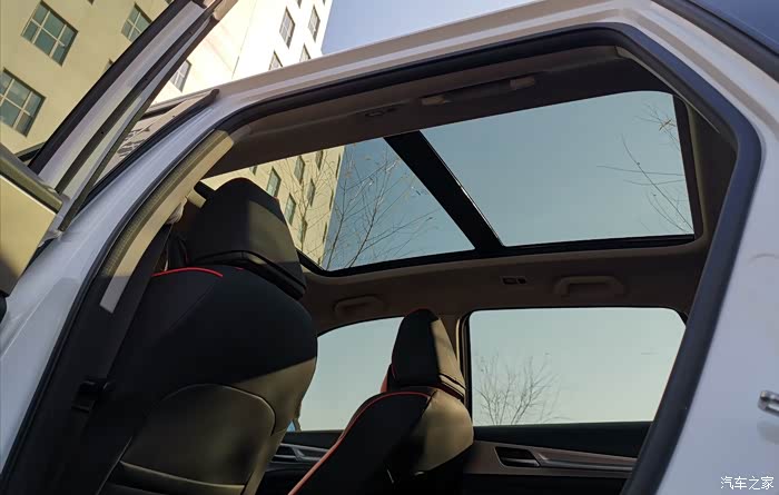 全景天窗看着就过瘾