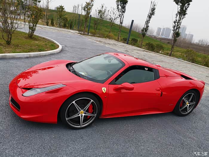 法拉利458敞篷