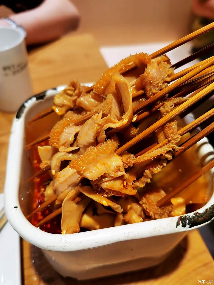 【麻辣涮肚】小麻微微辣是我的最爱,煮得很嫩,一口一串,又香又好吃