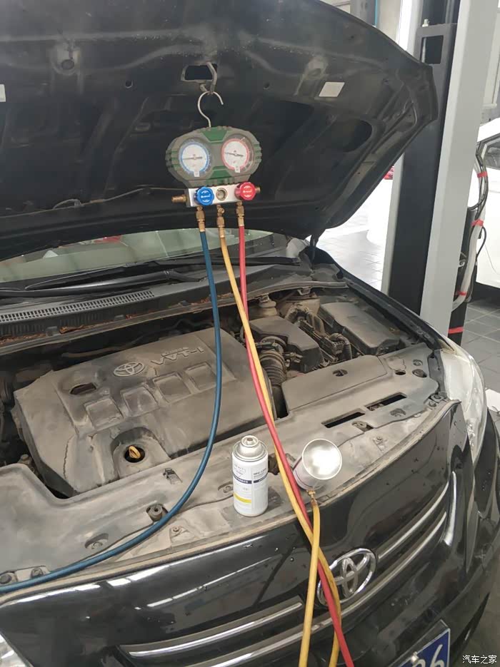 接空调表.检测压力值正常!