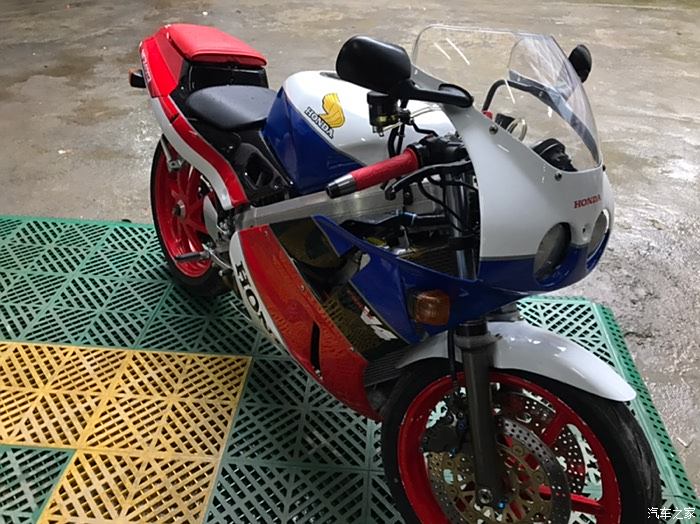 本田vfr400可謂九十年代神車