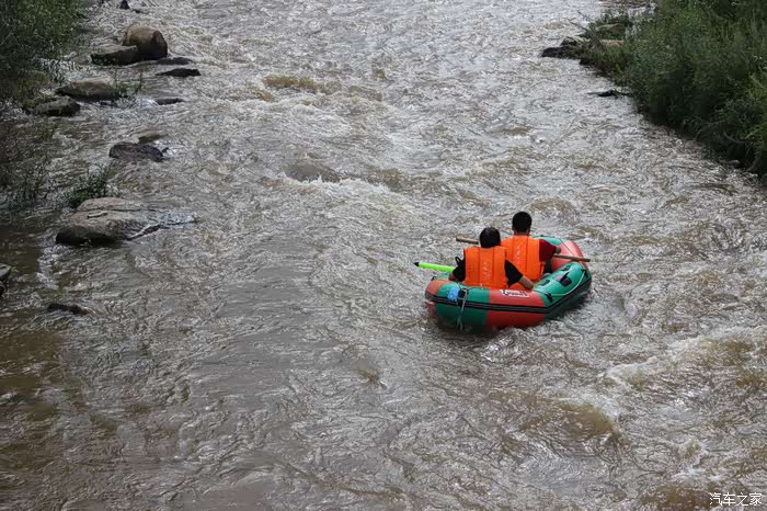携爱千里奔袭,黑里河漂流