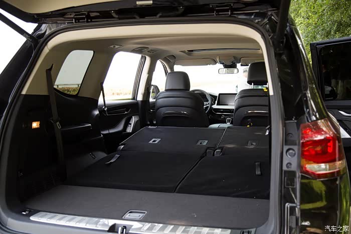 后备箱空荡荡,还是一个字～真