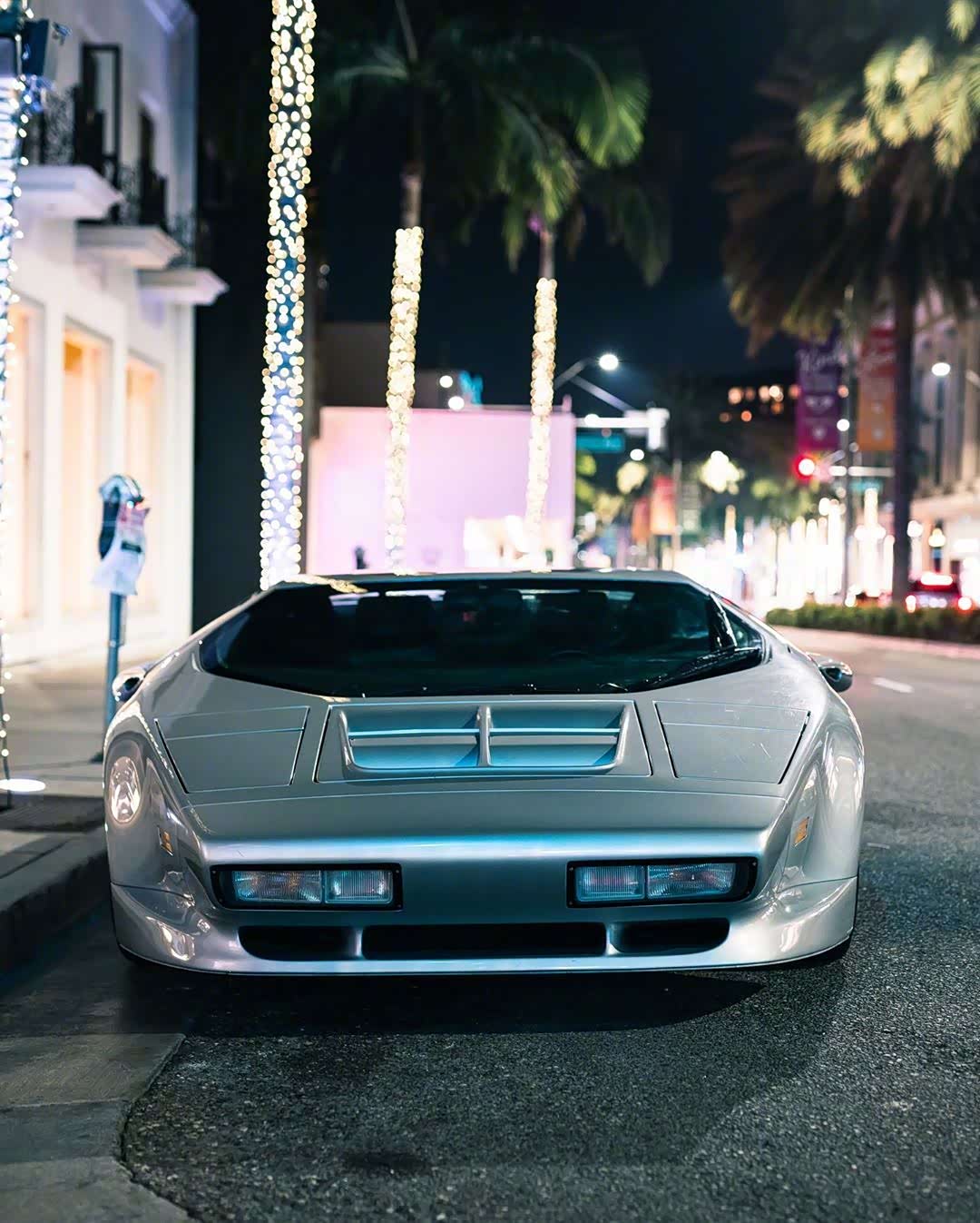 曾经的超跑vector w8 twin turbo