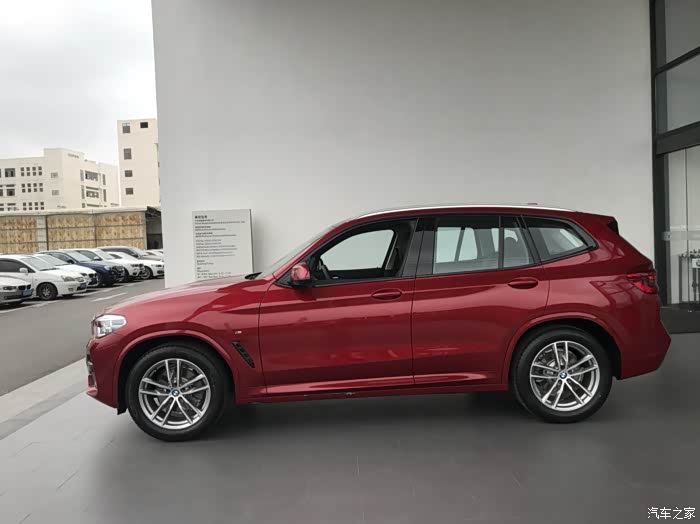 新款红色宝马x3