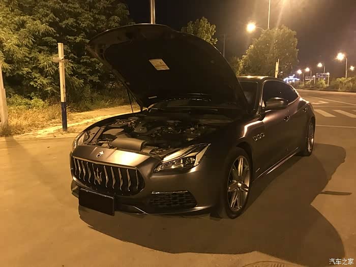 【图】深夜工作 在路灯下给我的霸道总裁刷ecu_玛莎拉蒂论坛_汽车之家