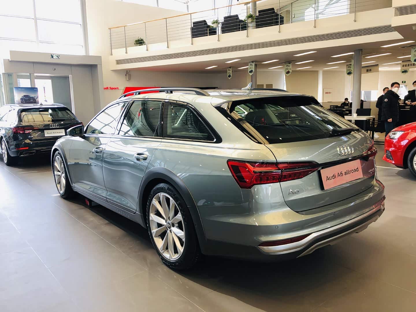 奥迪a6allroad鳄鱼绿,非常特殊的一个颜色