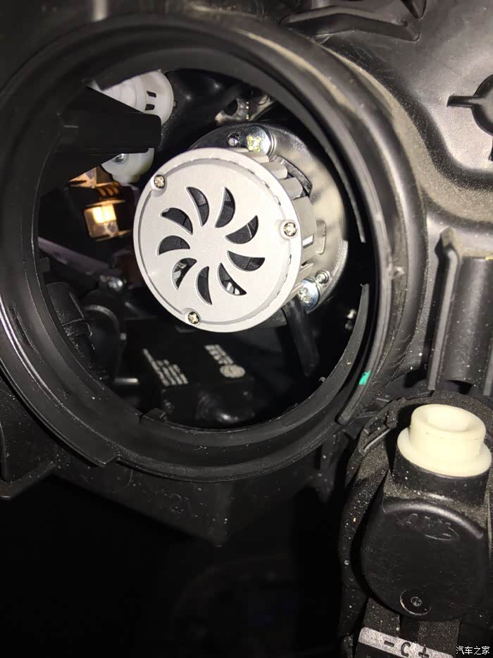 求助18款led灯怎么拆