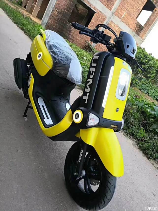 昨天在路边看到一辆踏板标着upmt好看不知是什么车没照