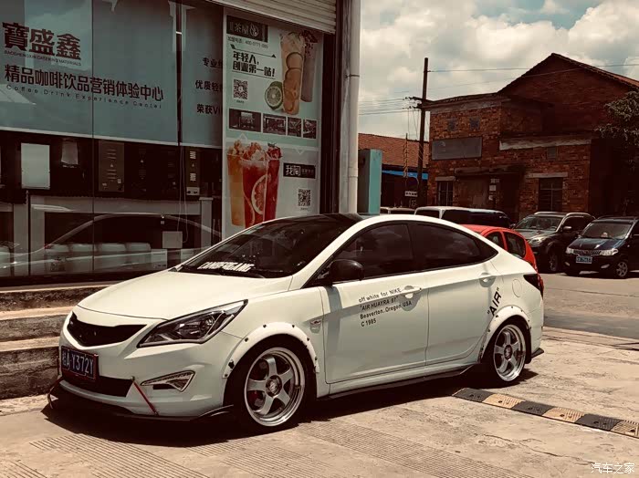 瑞纳外观改装雷同小轿跑