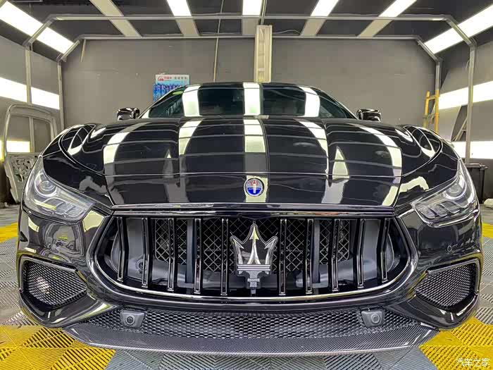 黑武士之玛莎拉蒂ghibli改装新款gts运动前杠双杆镜面标中网