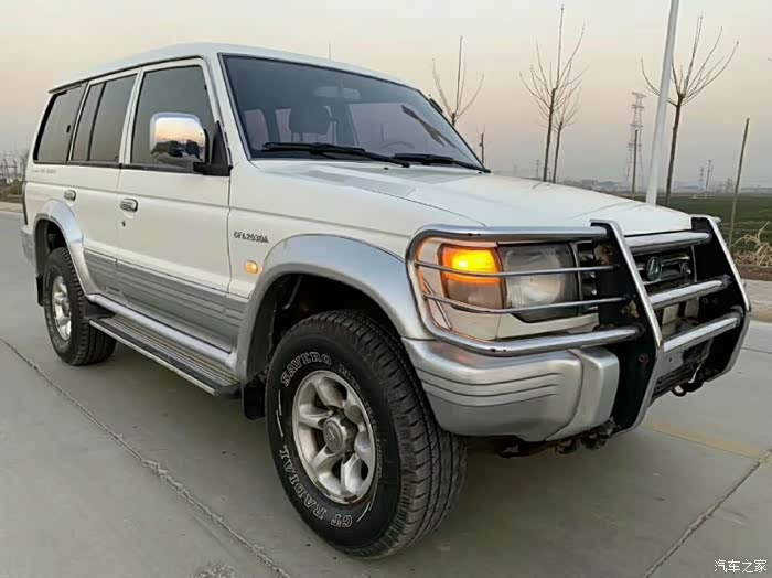 极品部队退役三菱猎豹30v6手动档