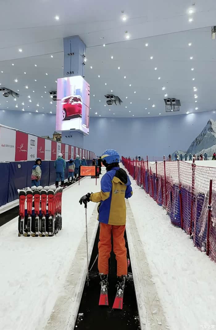 广州融创雪世界玩转华南最大的室内滑雪场