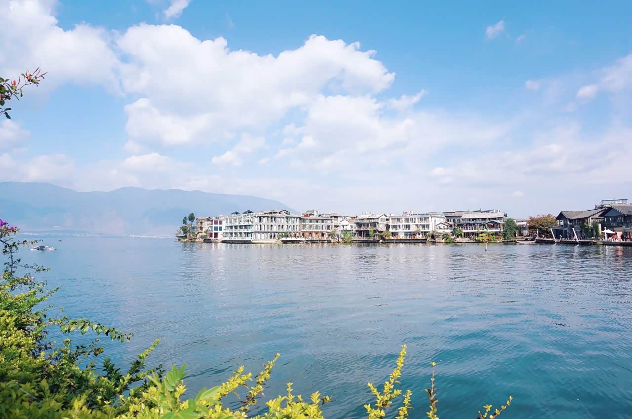 您身上的温柔,是克莱因的蓝再加一点莫奈的灰.