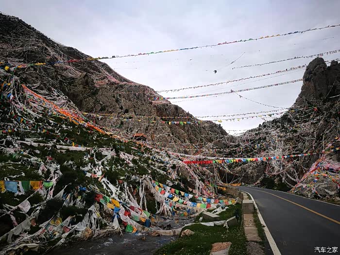 大约下午5点到达囊谦县,县城海拔3660米.