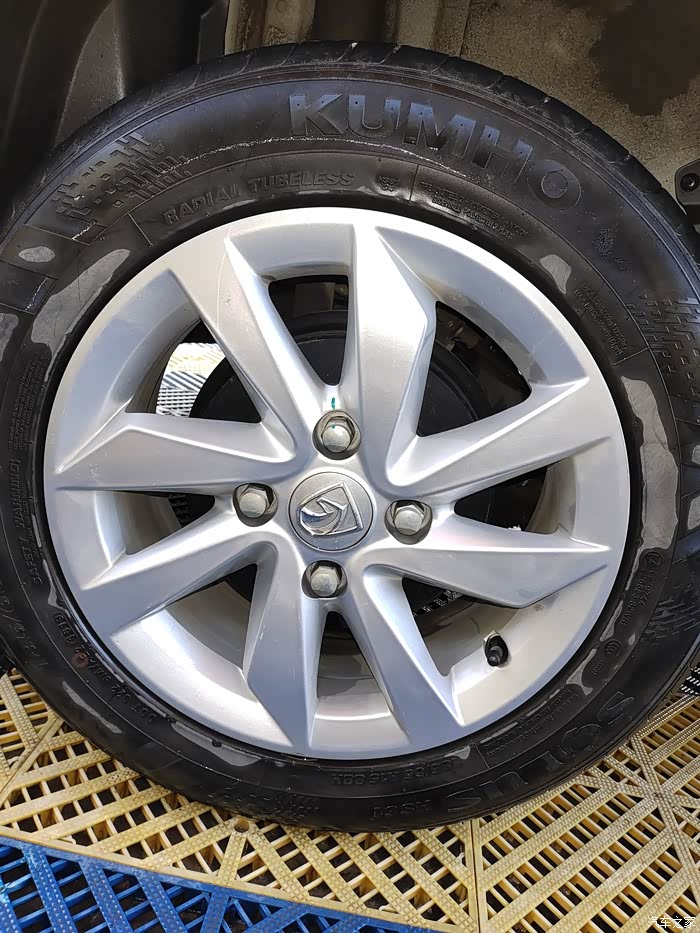 收四个宝骏310w铝合金轮毂