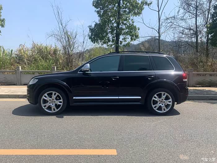 全国收老款白色途锐