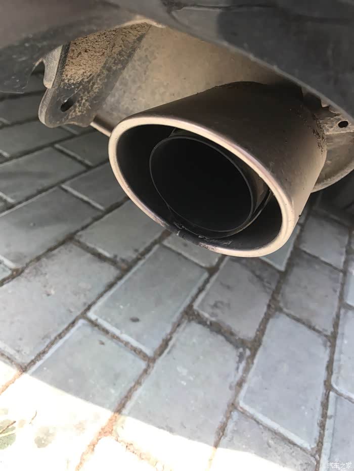 排气管发黑是怎么回事