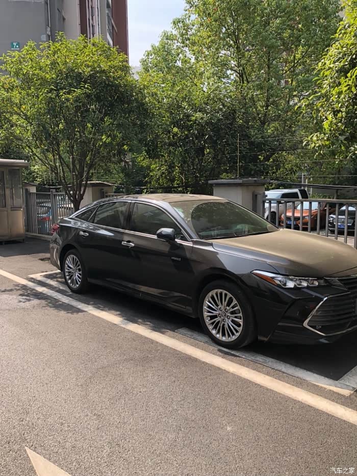 【图】停车场偶遇混动碳晶棕_亚洲龙论坛_汽车之家论坛